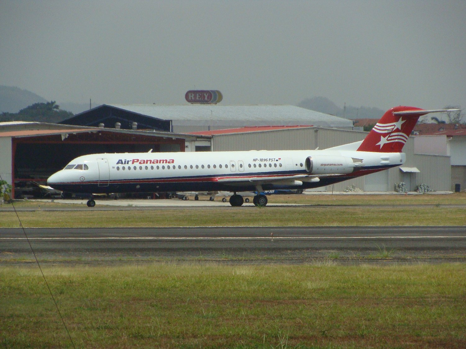 Air_Panama_Fokker_100_-_6_0011