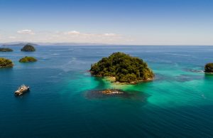 Dos Océanos Llenos de Paraísos Tropicales